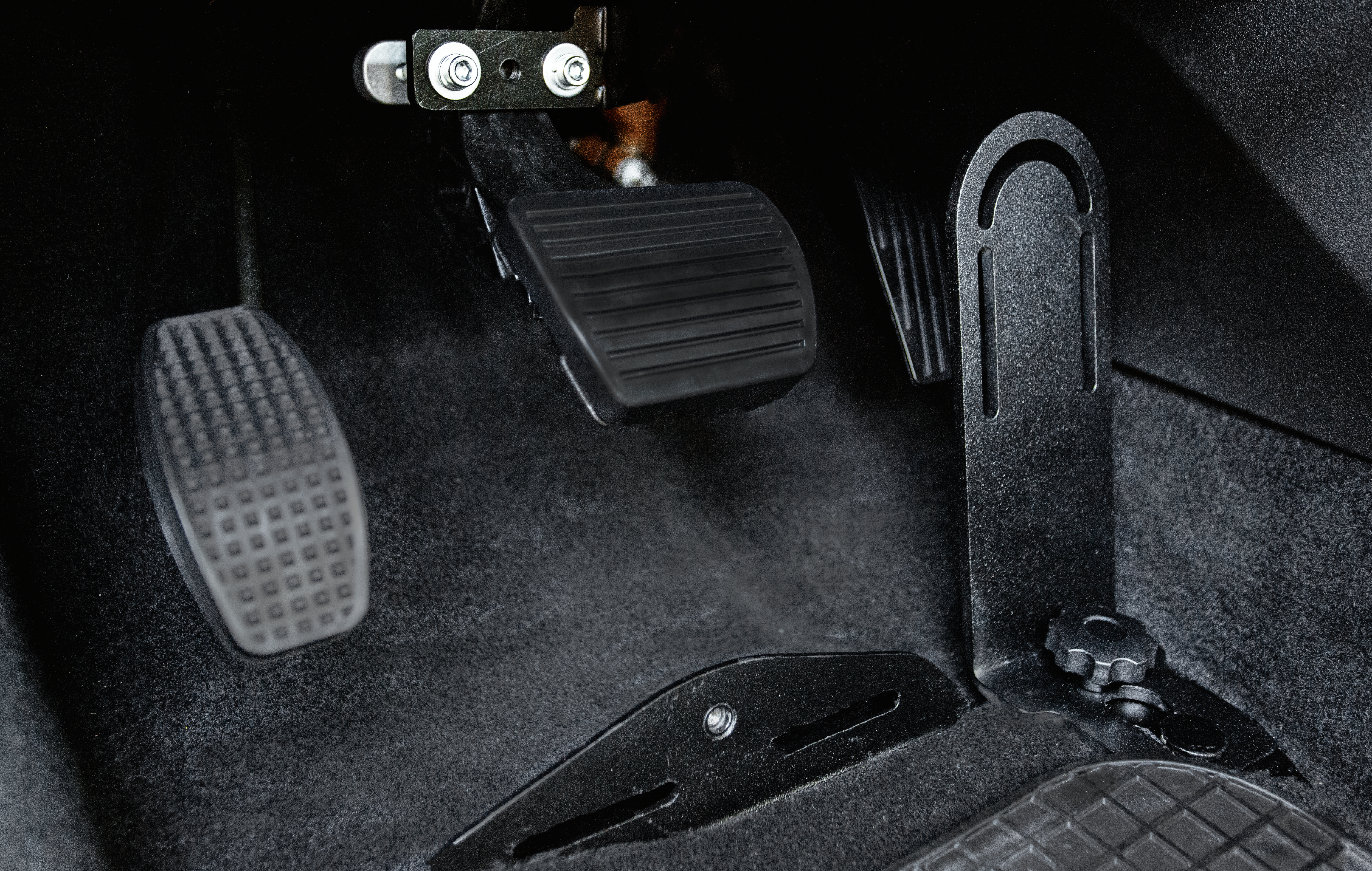 Alquiler de coches para discapacitados pedal del acelerador izquierdo SRC Rent Car